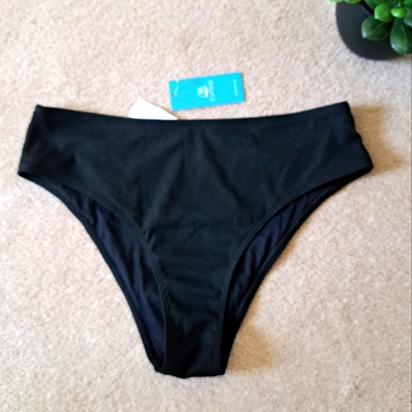 Cupshe Other - NWT Cupshe Black Bikini Bottoms Size Medium Ribbed New!